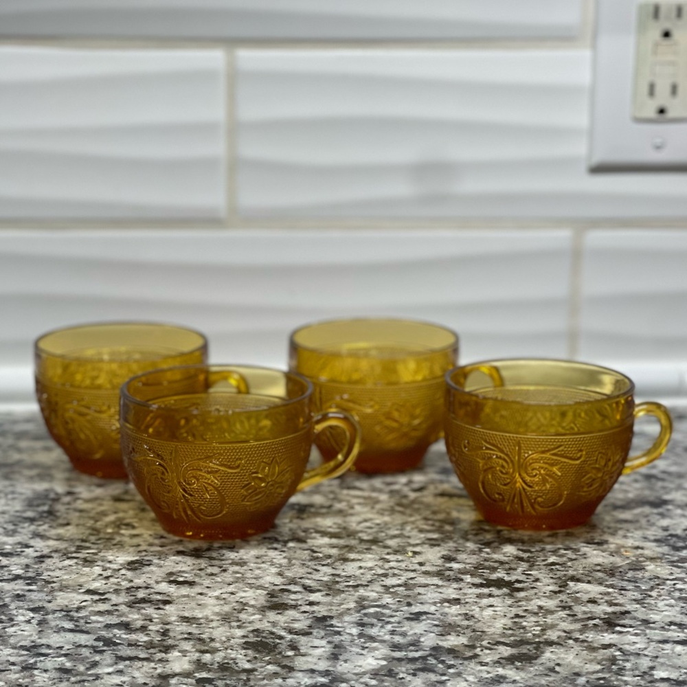 Set of 4 Beautiful Vintage Tiara Indiana Glass Amber Sandwich Pattern Tea Cups